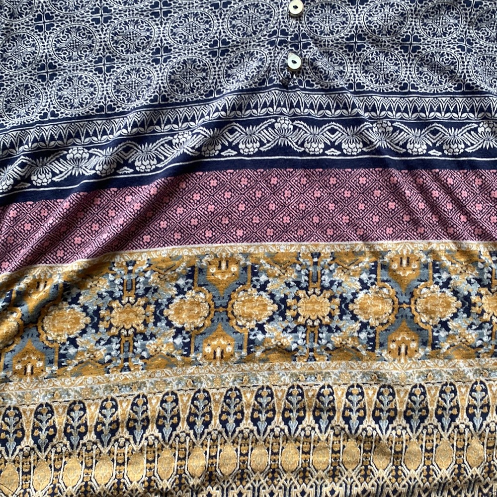NWOT Lucky Brand Beautiful  Pattern V Neck Shirt - Picture 5 of 6